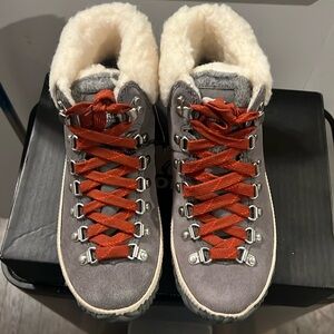 SOREL out n about plus conquest grey